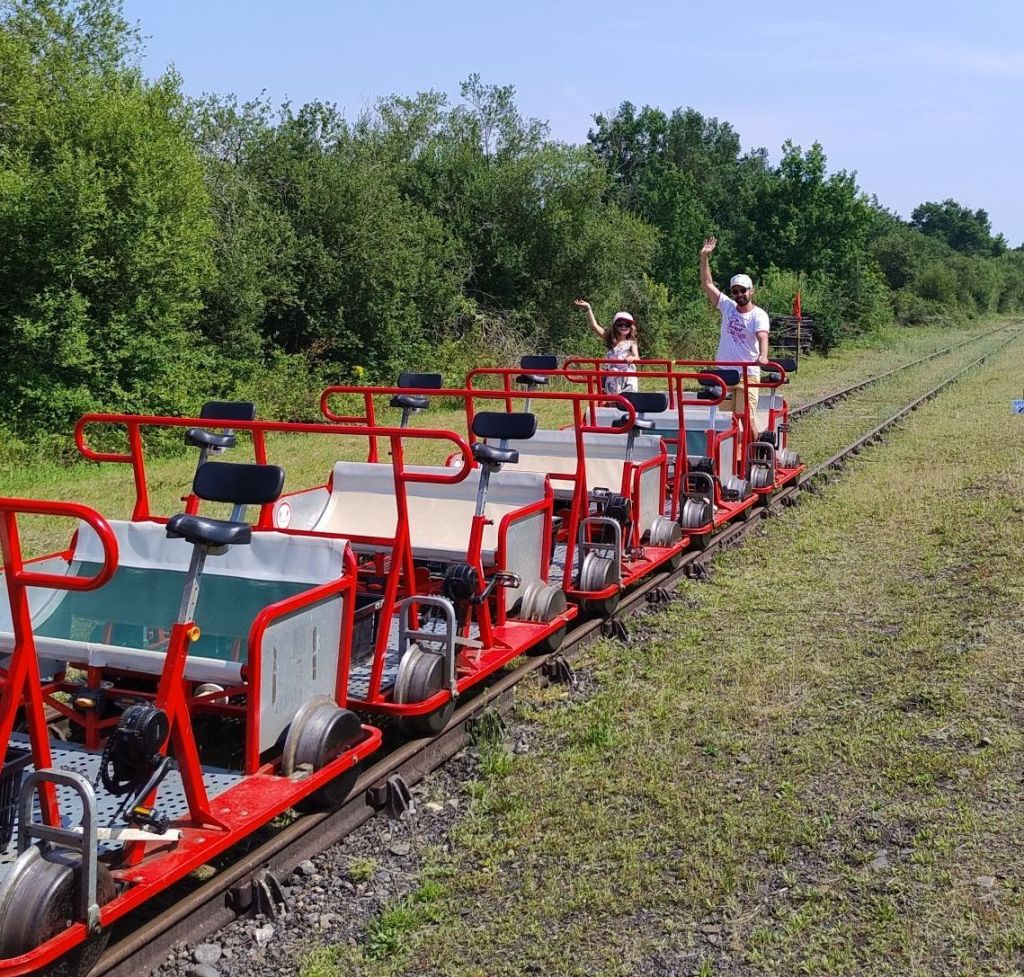 Voir le Gers autrement : embarquez à bord du Vélorail de l&rsquo;Armagnac